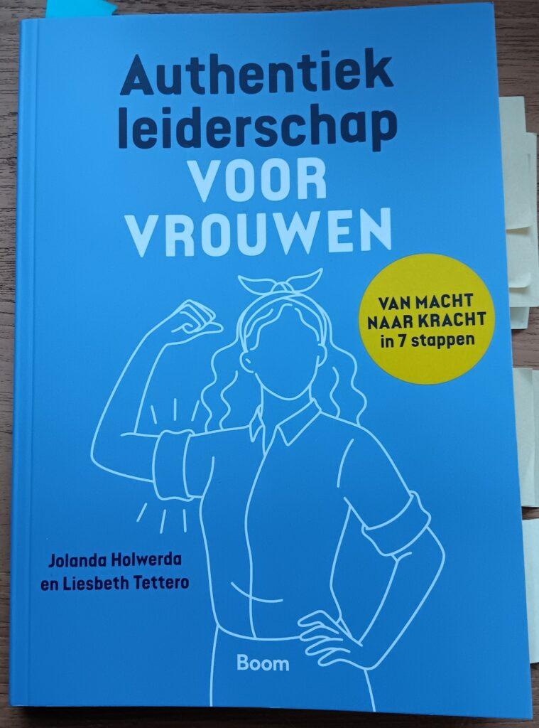 getekend silhouet vrouw met gebalde arm